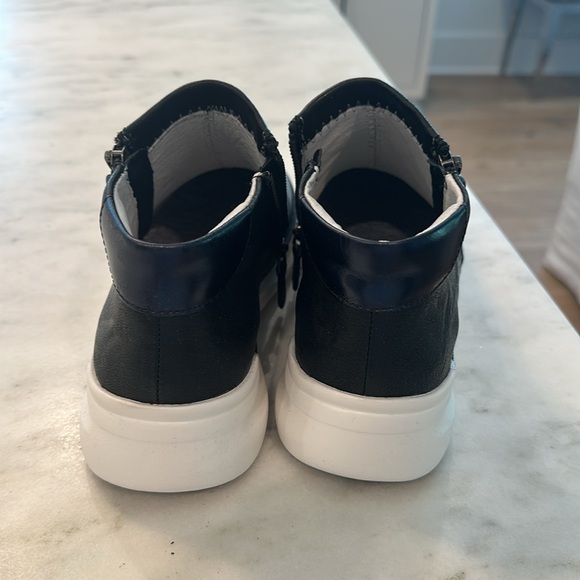 Johnston & Murphy Emery Zip Booties - Picture 3 of 10